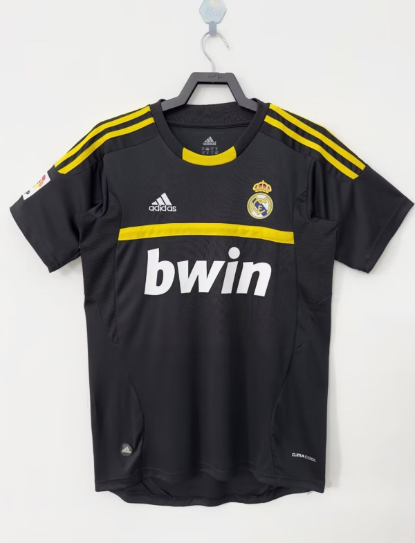 Real Madrid Home Goalkeeper Jersey 2011-12